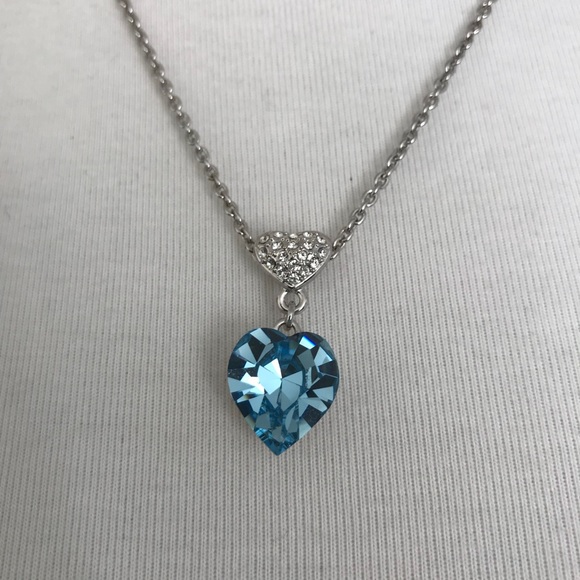 Borun Swarovski Necklace & Earrings Set - Picture 3 of 7